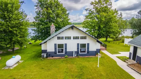 Exterior - 41 Lake Dr, Gresham, WI 54128 photo 2 of 19