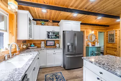 Kitchen - 41 Lake Dr, Gresham, WI 54128 photo 4 of 7