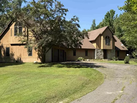 9945 Riveredge Dr, Marshfield, WI 54449