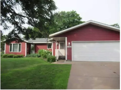 1020 Burgs Park Dr, Shell Lake, WI 54871