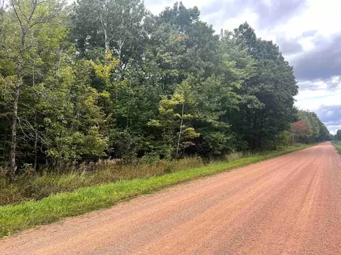 On Oakwood Drive, Stevens Point, WI 54455