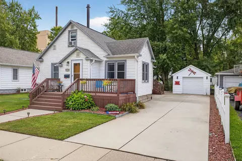 825 1st St, Nekoosa, WI 54457