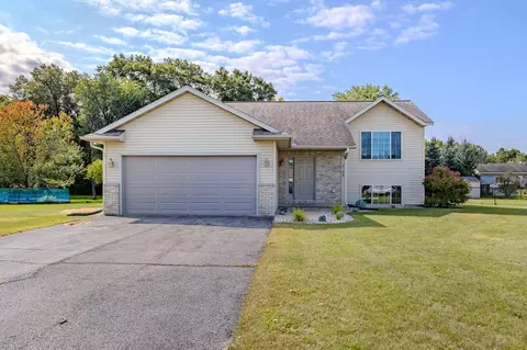 2145 Oregon Trl, Kronenwetter, WI 54455