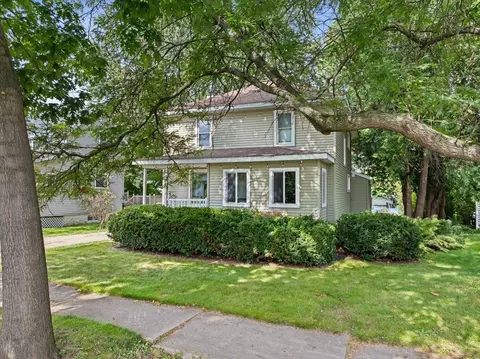910 S Cedar Ave, Marshfield, WI 54449