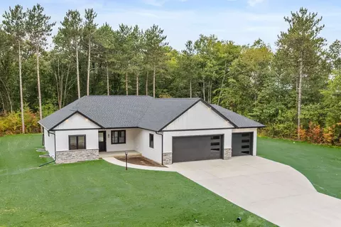 1796 Two Sisters Ct, Stevens Point, WI 54482