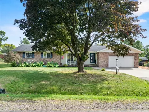 1104 W Briarwood St, Marshfield, WI 54449