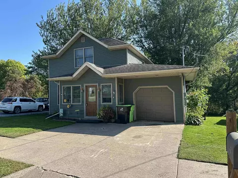 202 W 10th St, Neillsville, WI 54456