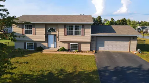 6110 Kayak Dr, Weston, WI 54476