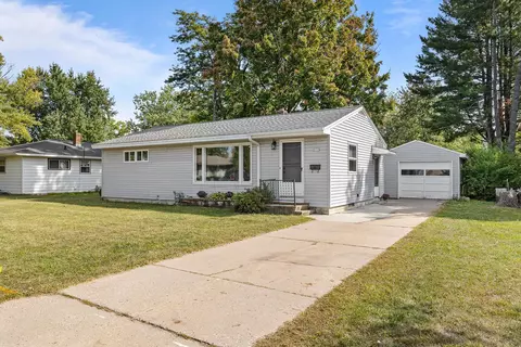 2115 Vermont Ave, Stevens Point, WI 54481