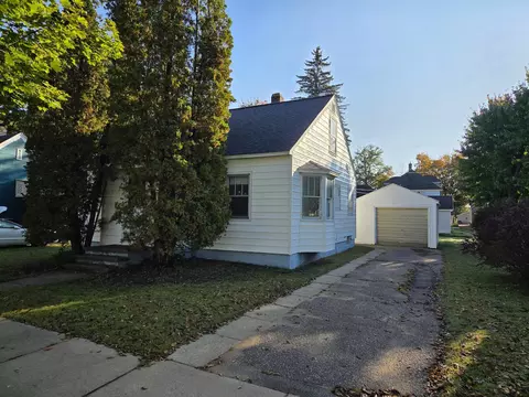 1121 S 5th Ave, Wausau, WI 54401