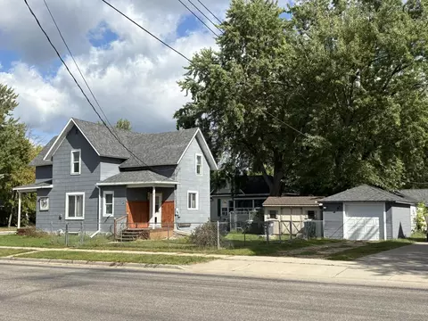 910 Oak St, Wisconsin Rapids, WI 54494