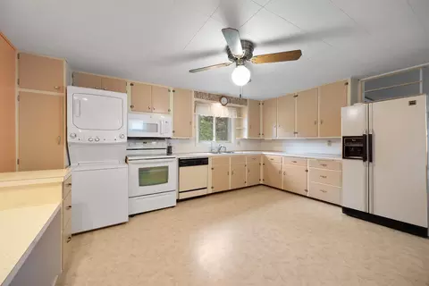 275 S Main St, Iola, WI 54945 photo 15