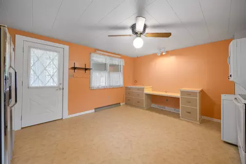 275 S Main St, Iola, WI 54945 photo 18