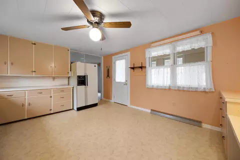 275 S Main St, Iola, WI 54945 photo 17