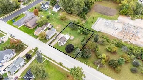 275 S Main St, Iola, WI 54945 photo 38