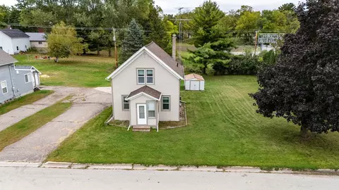 275 S Main St, Iola, WI 54945 photo 5
