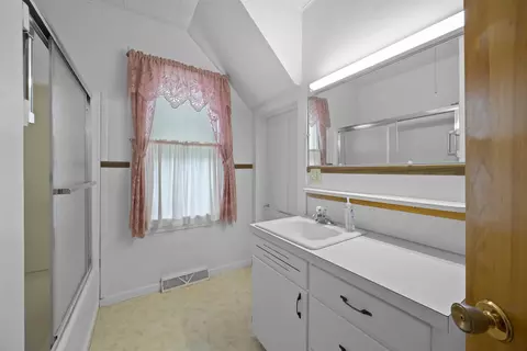 275 S Main St, Iola, WI 54945 photo 19