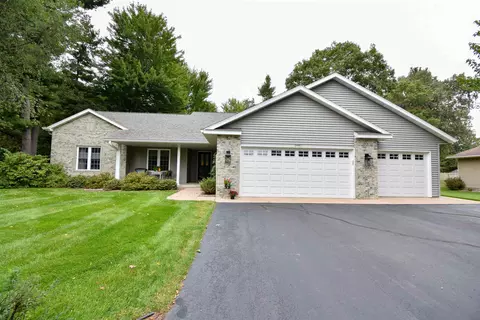 5640 Kingfisher Dr, Stevens Point, WI 54482