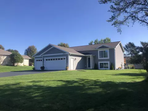 2212 Meadow Dr, Mosinee, WI 54455