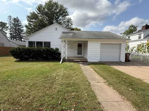 1216 Lindbergh Ave, Stevens Point, WI 54481