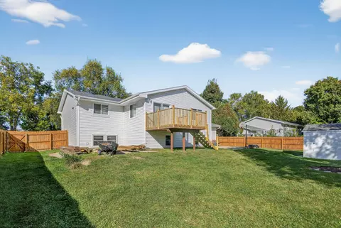 637 E Clay St, Whitewater, WI 53190