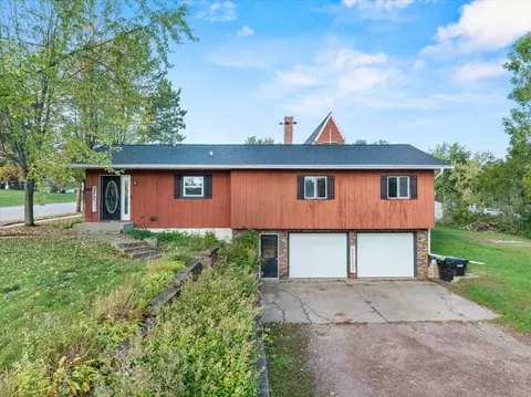 104 W Begley St, Greenwood, WI 54437