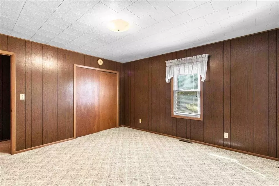 Bedroom - 10520 Rangeline Rd, Wisconsin Rapids, WI 54494 photo 7 of 9