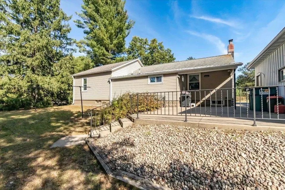 Exterior - 10520 Rangeline Rd, Wisconsin Rapids, WI 54494 photo 4 of 13