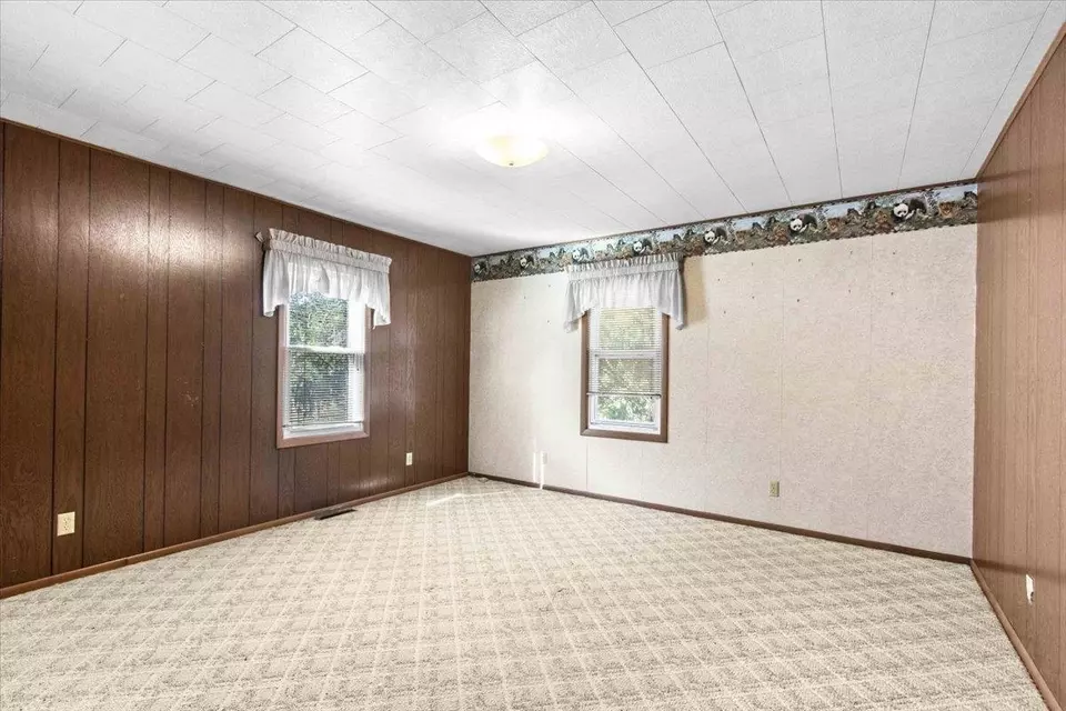Bedroom - 10520 Rangeline Rd, Wisconsin Rapids, WI 54494 photo 6 of 9