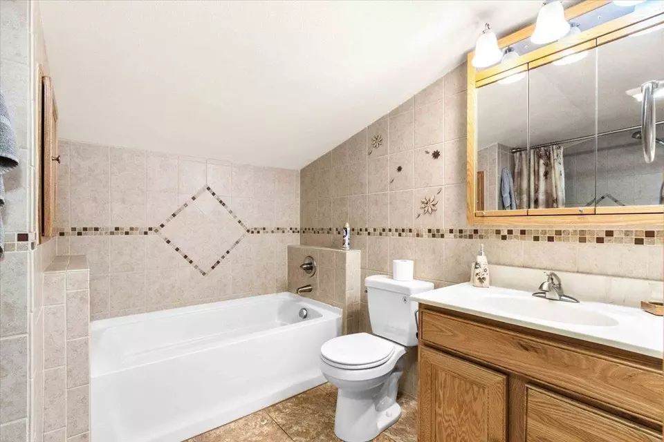 Bath - 10520 Rangeline Rd, Wisconsin Rapids, WI 54494 photo 1 of 4