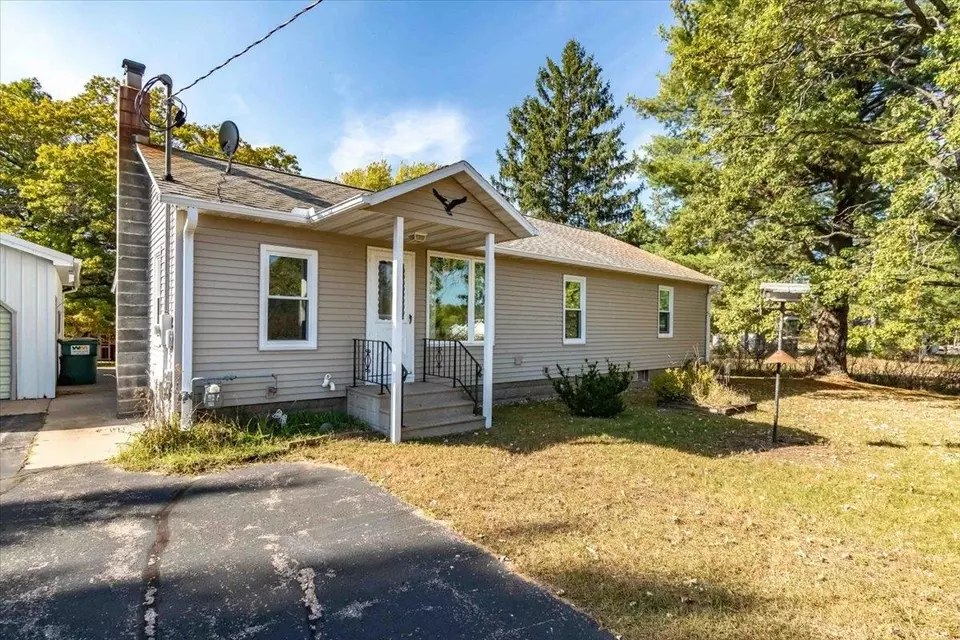 Exterior - 10520 Rangeline Rd, Wisconsin Rapids, WI 54494 photo 10 of 13
