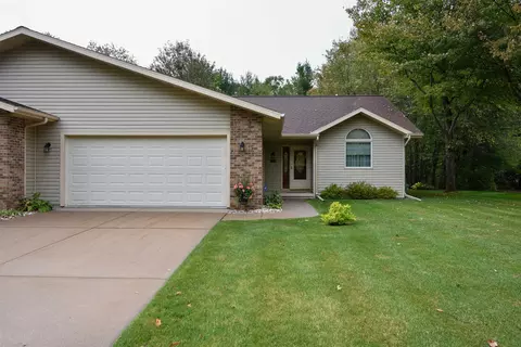 724 Warbler Ln, Stevens Point, WI 54482
