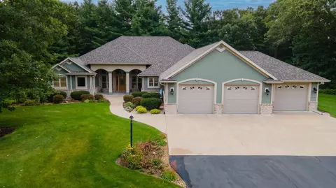 935 Clearview Ct, Plover, WI 54467