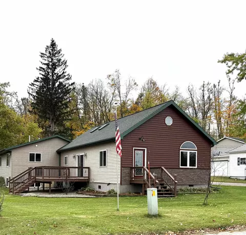 411 6th St, Goodman, WI 54125