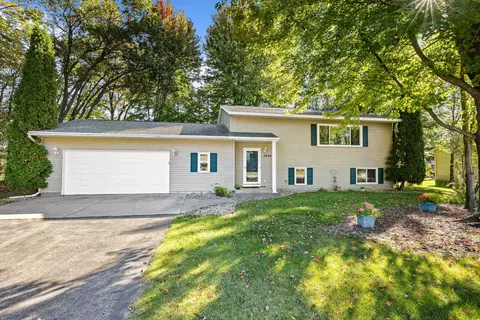 2050 E Breezewood Ct, Plover, WI 54467