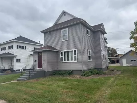 215 1st St, Nekoosa, WI 54457