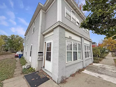 823 S 3rd Ave, Wausau, WI 54401