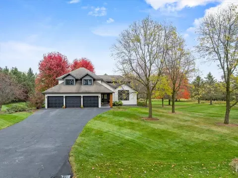 11860 Sunset Dr, Marshfield, WI 54449