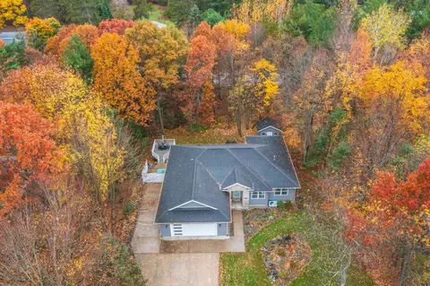 1975 Deerwood Trl, Kronenwetter, WI 54455