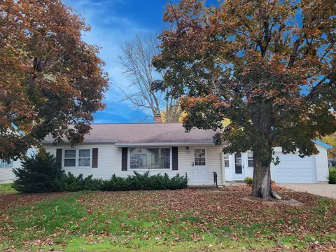 1421 S Erickson Ave, Marshfield, WI 54449