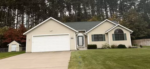 307 Ross Ct, Whiting, WI 54481