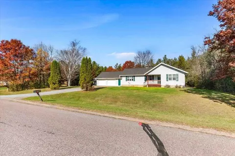 8041 White Pine Dr, Wisconsin Rapids, WI 54494