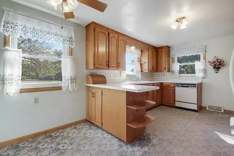 Kitchen - 202480 County Rd E, Marshfield, WI 54449 photo 3 of 5