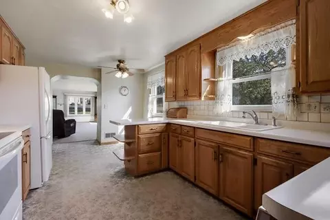 Kitchen - 202480 County Rd E, Marshfield, WI 54449 photo 2 of 5