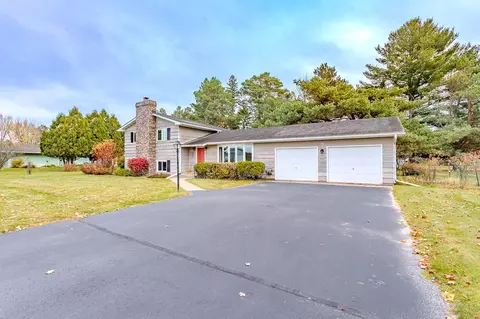 803 Edgewater Dr, Merrill, WI 54452
