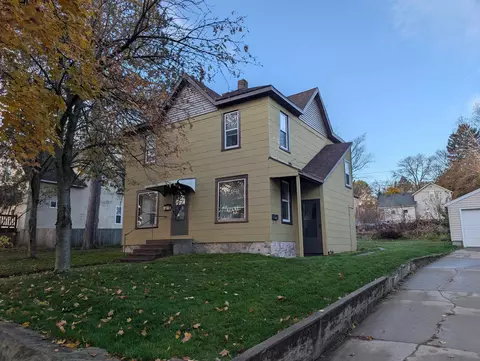206 S 5th Ave, Wausau, WI 54401
