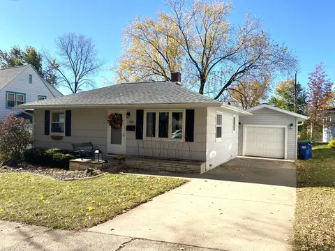 306 S 10th Ave, Wausau, WI 54401