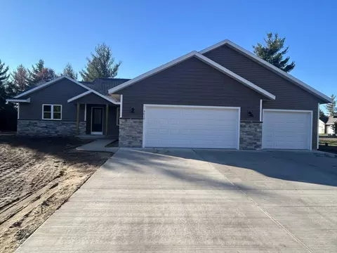 4610 Grand Pine Dr, Wisconsin Rapids, WI 54494
