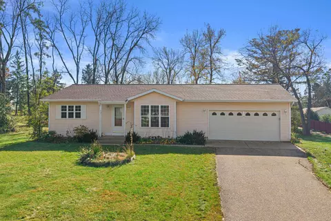 421 Mckinley Ct, Amherst, WI 54406