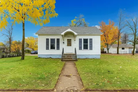 411 8th St N, Wisconsin Rapids, WI 54494